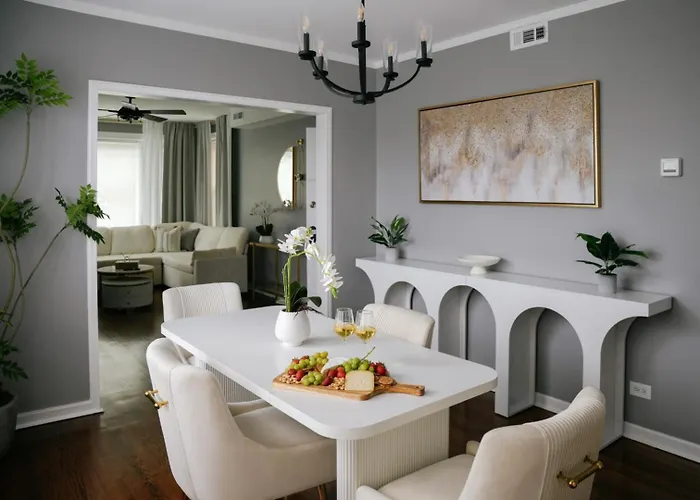 Apartment Sleeps7 • 2br • Coffee Station • Backyard W/ Grill