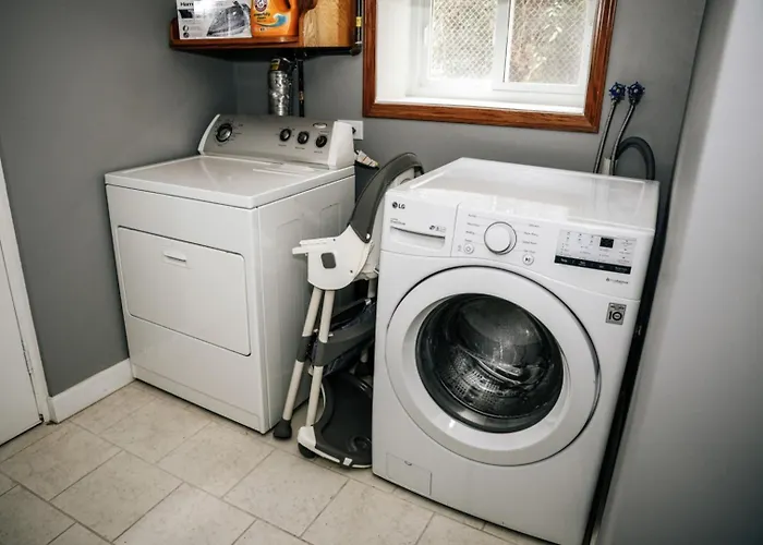 Sleeps7 • 2br • Coffee Station • Backyard W/ Grill