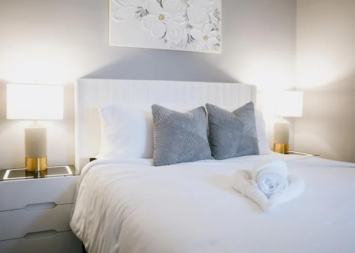 Sleeps7 • 2br • Coffee Station • Backyard W/ Grill Chicago